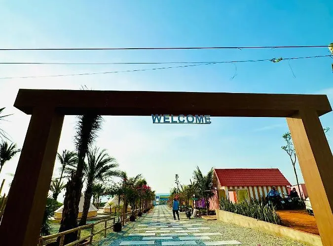 Khách sạn Suly's Village 3*